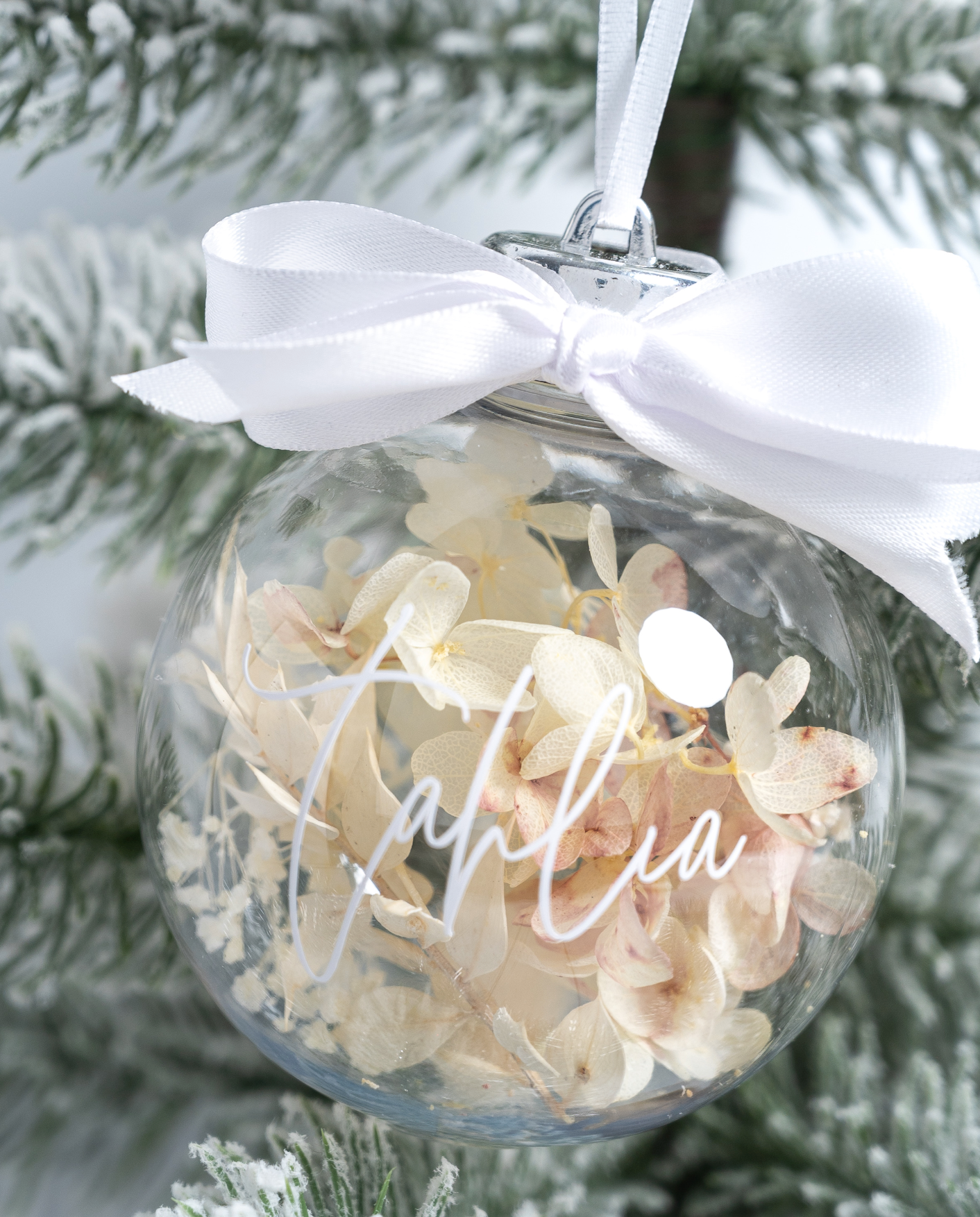 Dried Floral Bauble
